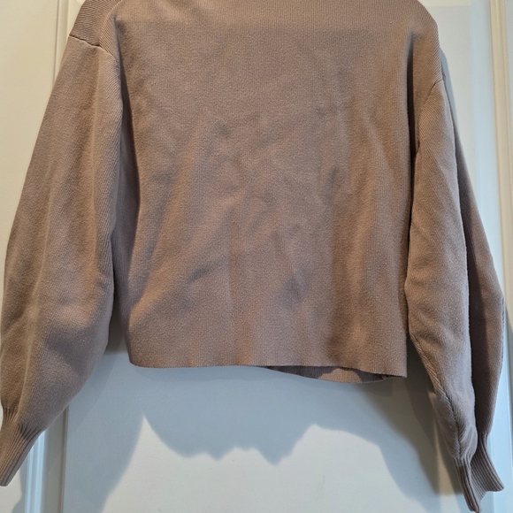 V-Neck Taupe Sweater Dynamite - Picture 3 of 4